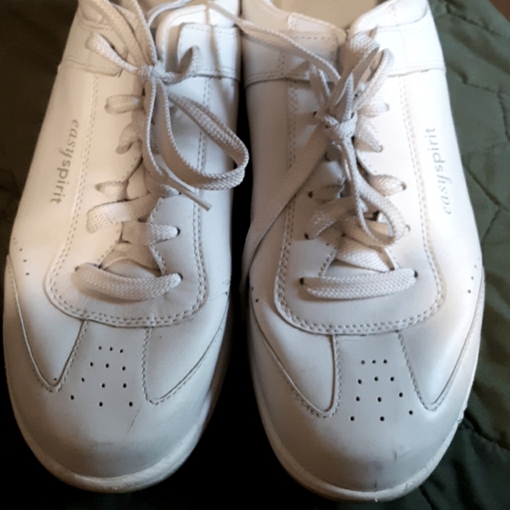 easy spirit sneakers size 11